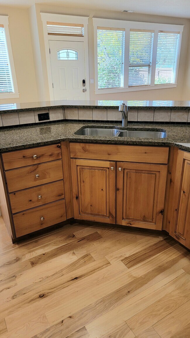 Building Photo - 3993 N Heritage View Ave