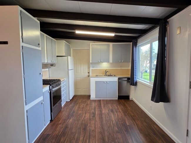 Building Photo - 1030-1032 Forson Rd