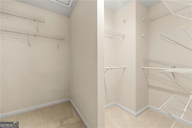 Building Photo - 2798 Loftview Square