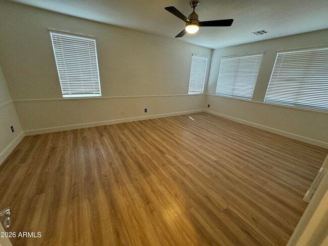 Building Photo - 1127 W Mesquite St