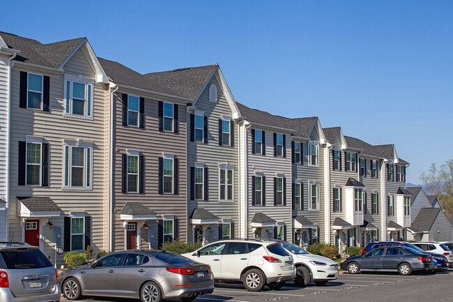 Building Photo - Move-In Ready Riverwood Townhome — Minutes to NGIC, UVA North Fork & CHO Airport