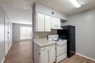 Building Photo - Downstairs 1/1 in Historic Monte Vista