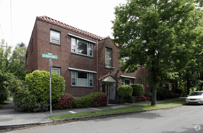 Primary Photo - 3005 SE Morrison St