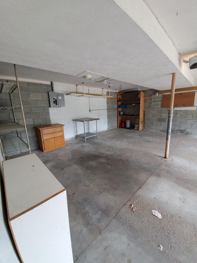 Building Photo - 7955 Vernon Ave