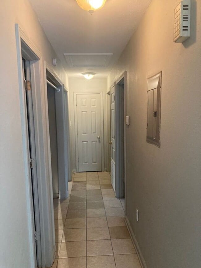 Building Photo - Gulfport 3 Bedroom