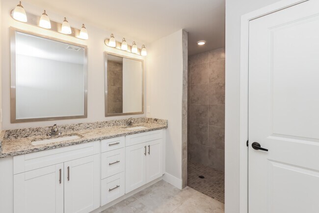 Building Photo - 2509 18th St W