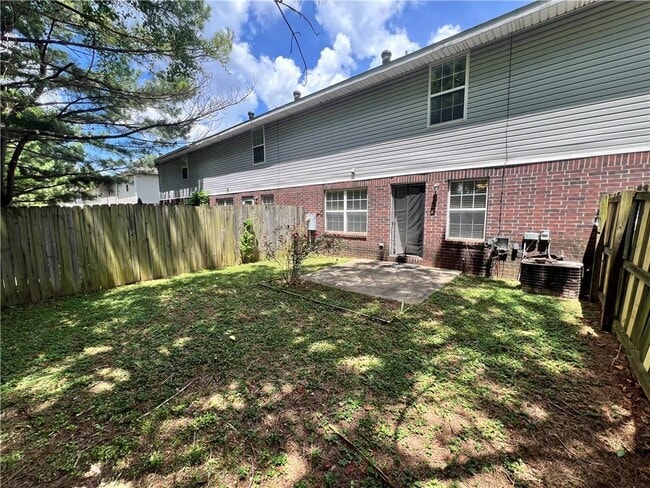 Building Photo - 2299 Skyler Dr