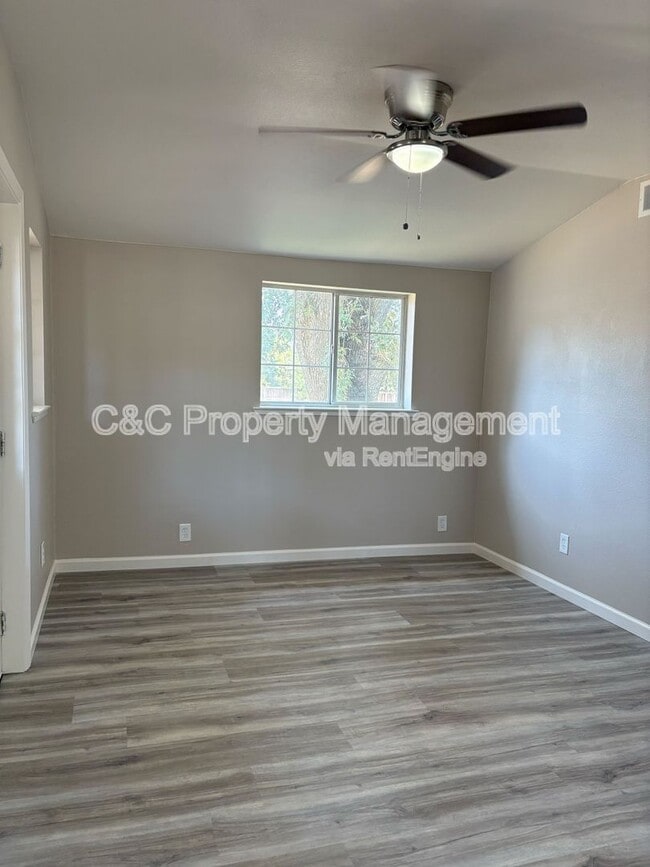 Building Photo - 10036 Van Ruiten Ln