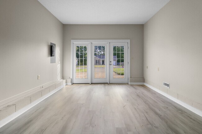 Building Photo - 609 Corinth Ct