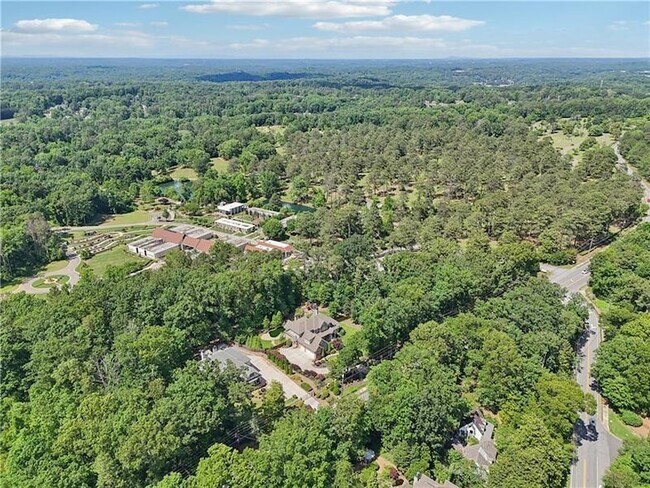 Building Photo - 211 Mount Vernon Hwy