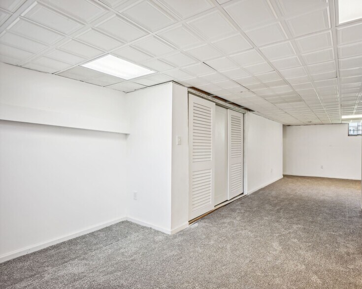 Building Photo - 3019 Sunset Ln