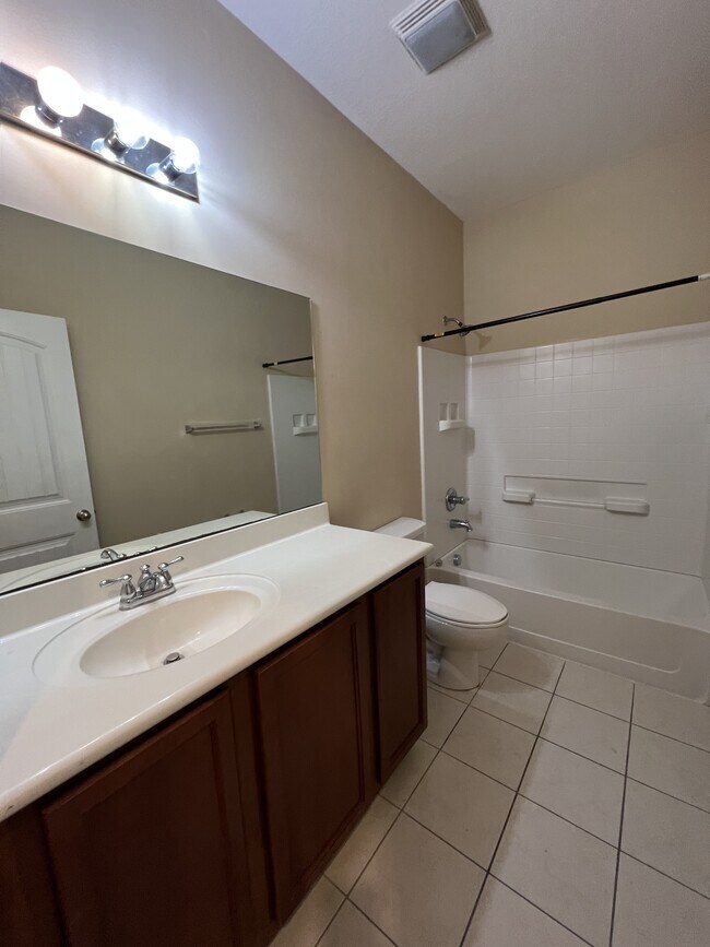 Building Photo - 3530 NW 29th Ct