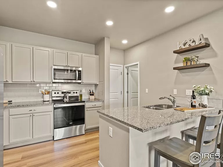 Building Photo - 3682 Ronald Reagan Ave