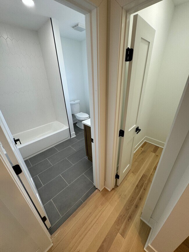 Building Photo - 2 Bedroom - Weiland Park