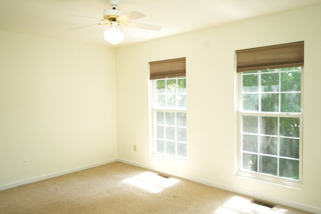 Building Photo - 111 Darien Terrace