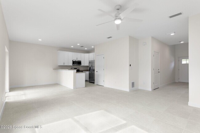 Building Photo - 193 Dayton Blvd