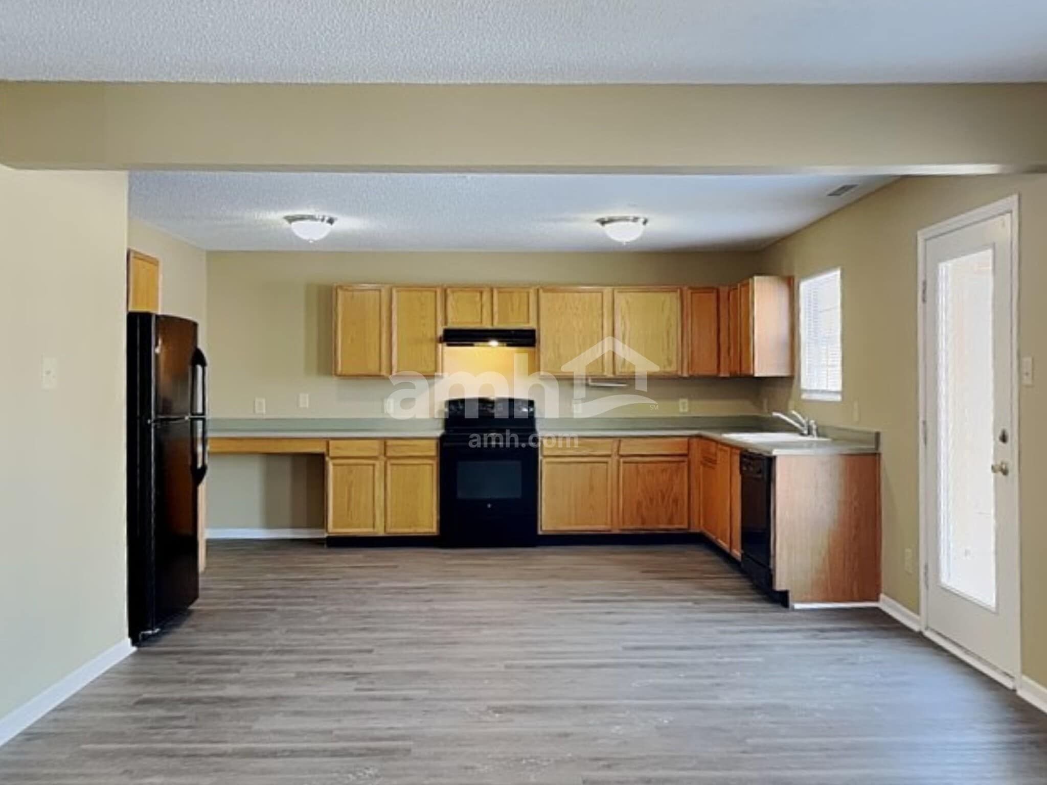 Building Photo - 990 Brookhaven Dr