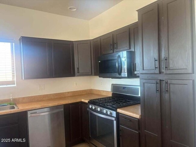 Building Photo - 1427 Cam Chavinda