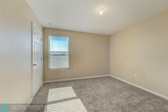 Building Photo - 1566 Lexington Square SW