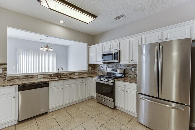 Building Photo - 2421 Elkhorn Ter