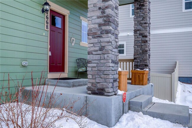 Building Photo - Beautiful 3 Bedroom 3 Bath Home Available for Rent!