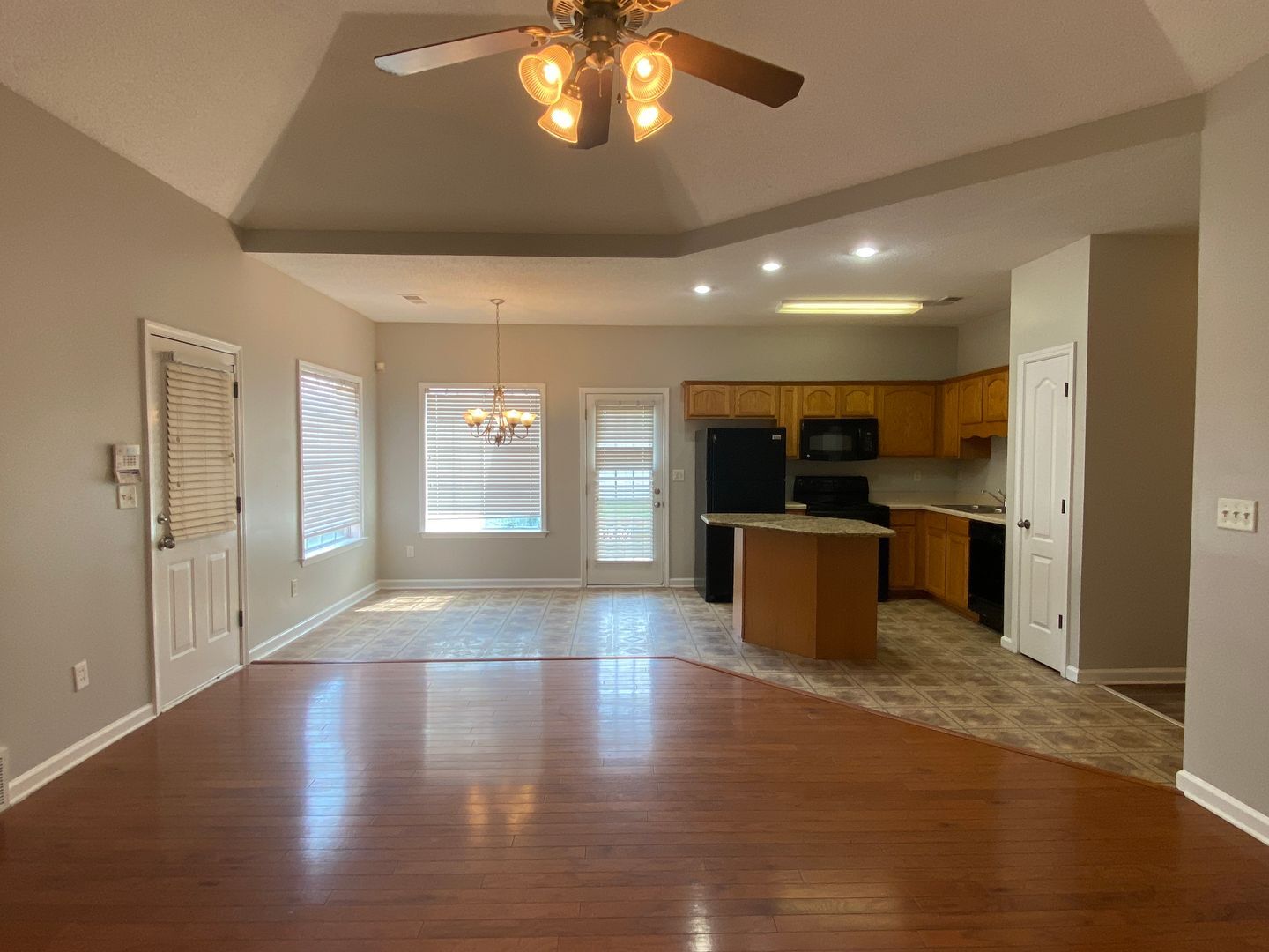 Building Photo - 9112 Cinderhill Cove W