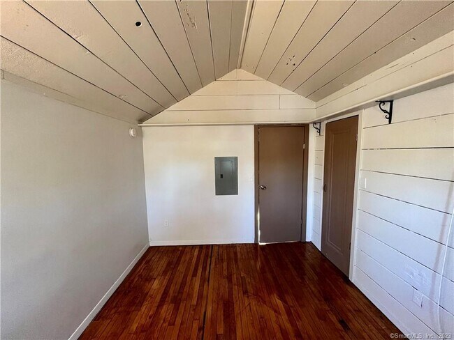 Building Photo - 39-41 Waterbury Rd