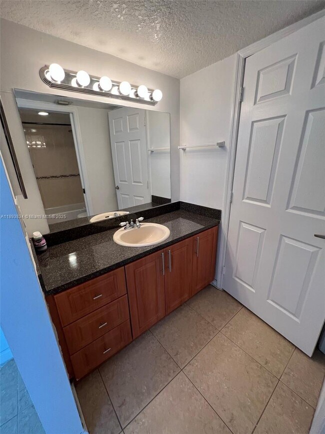 Building Photo - 1900 N Congress Ave