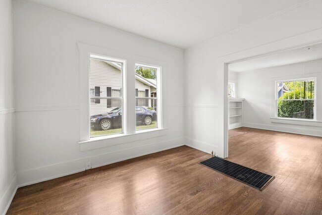 Building Photo - Charming 3 Bedroom, 2 Bathroom house
