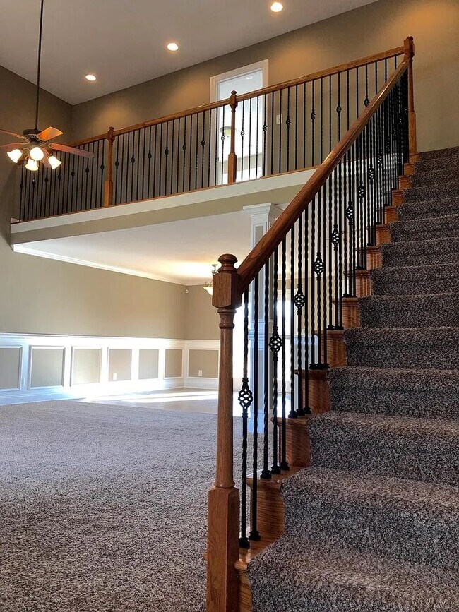 Building Photo - Charming 4-Bedroom Home in the Heart of Ad...