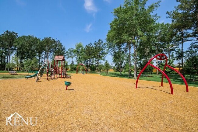 Building Photo - 10421 Sweetwater Creek Dr