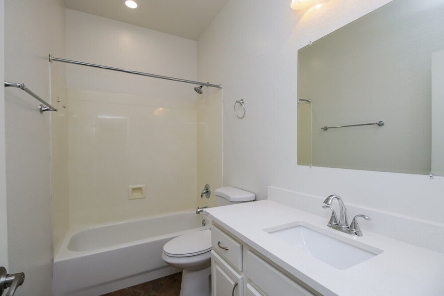 Building Photo - 4091 E Carriage Way