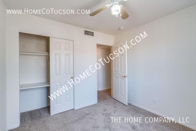 Building Photo - 7811 E Starbright Ct