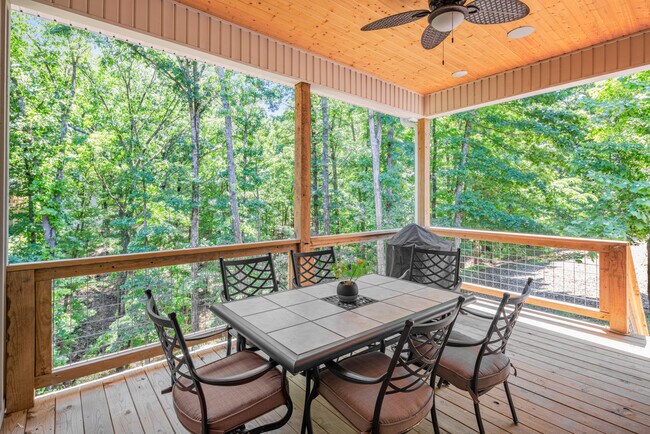 Building Photo - 27 Duxford Cir