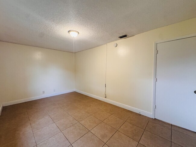 Building Photo - 7 Crossings Cir