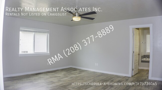 Building Photo - 11942 W Hiawatha Dr