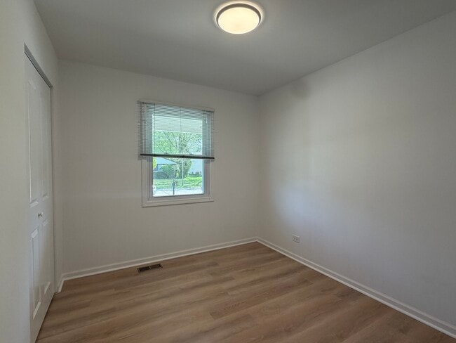 Building Photo - 1161 Parker Ln