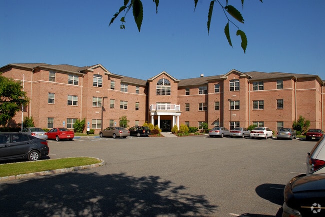 Building Photo - Jefferson Chase Apartments