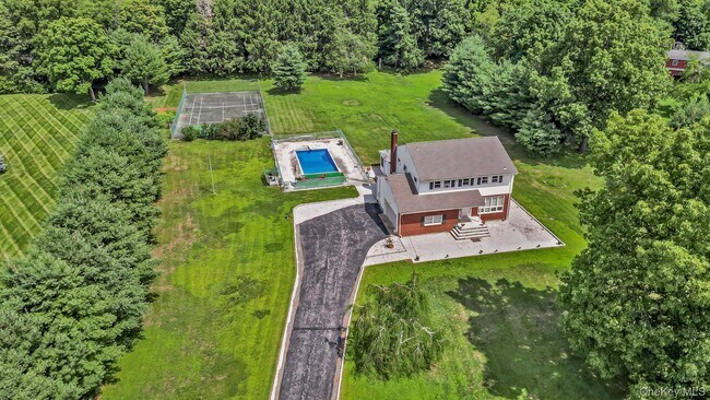 Building Photo - 6 Kuchler Dr