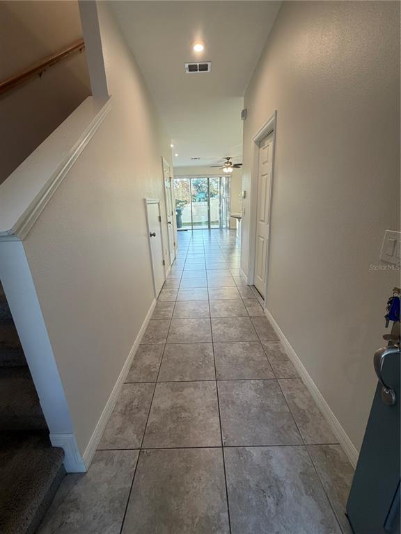 Building Photo - 10560 Salt Grove St