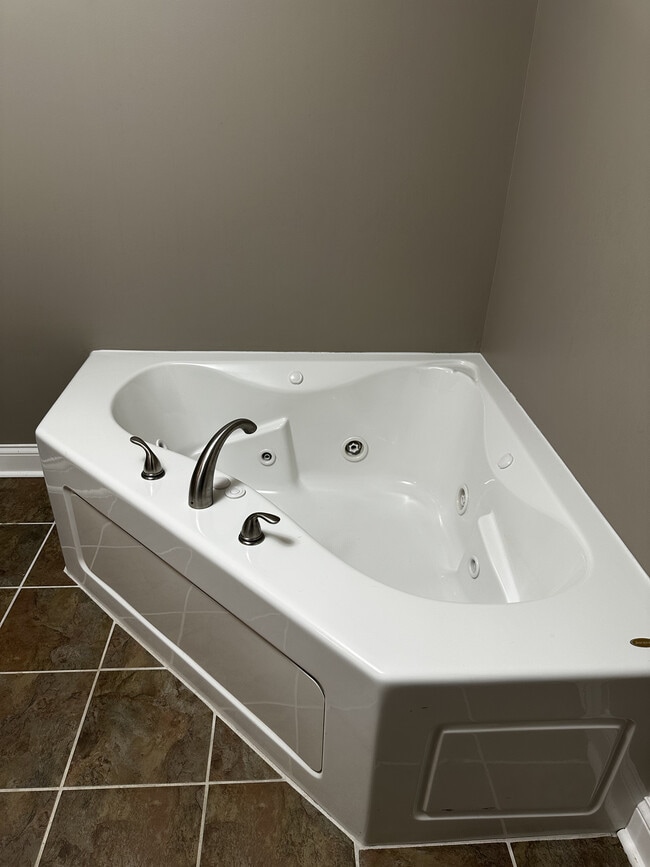 Building Photo - 2424 Calendula Rd