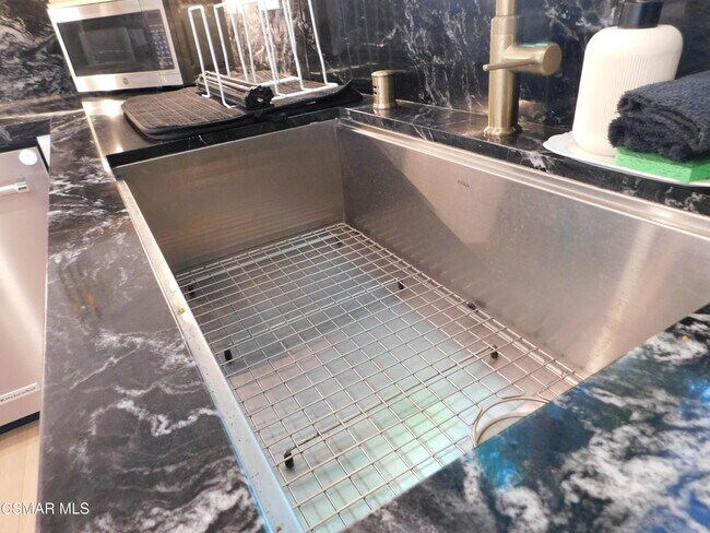 Building Photo - 30024 Quail Run Dr