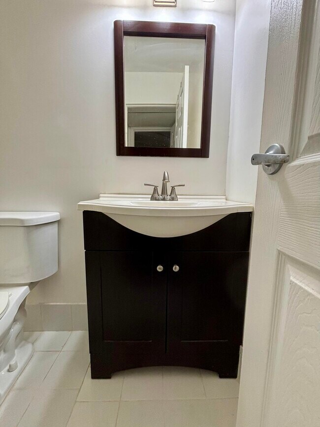 Building Photo - 185 Valencia H