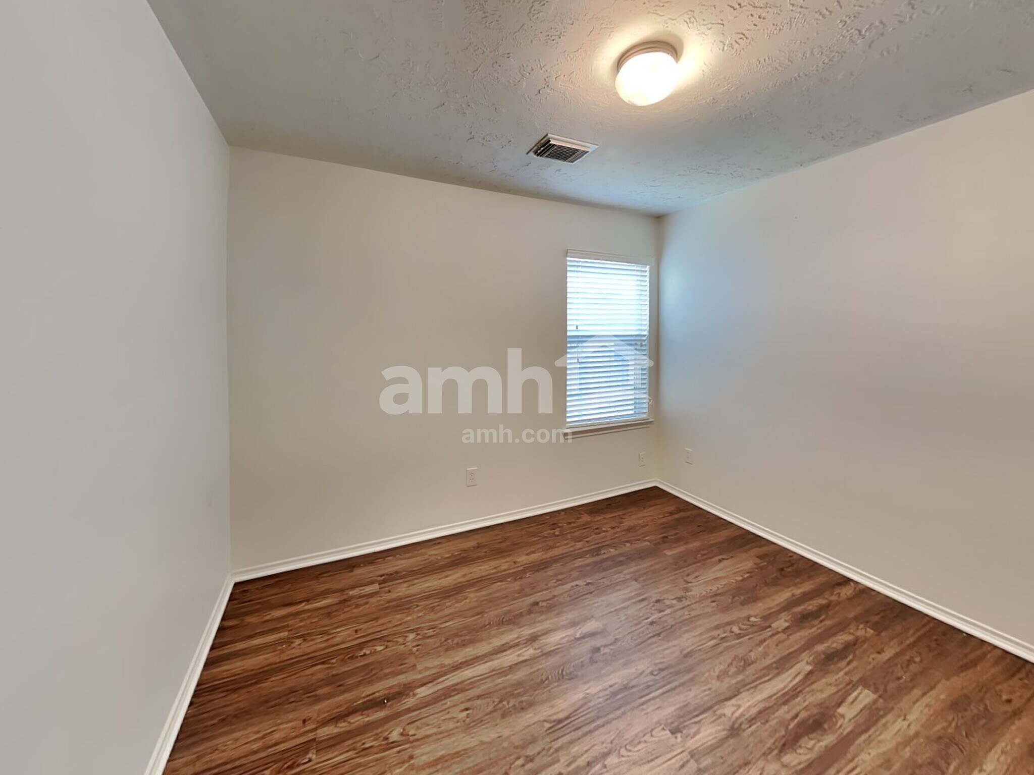 Building Photo - 18413 Sunrise Oaks Ct