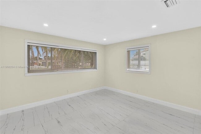 Building Photo - 1510 Coolidge St