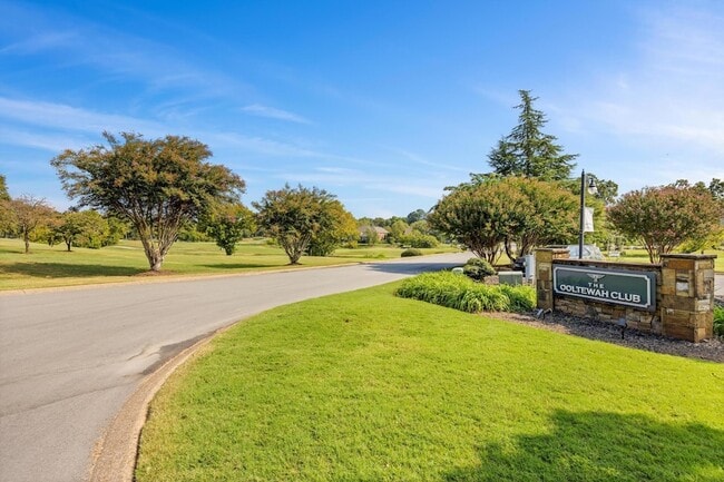 Building Photo - 7448 Miss Madison Way