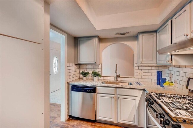 Building Photo - 9407 Quail Meadow Dr