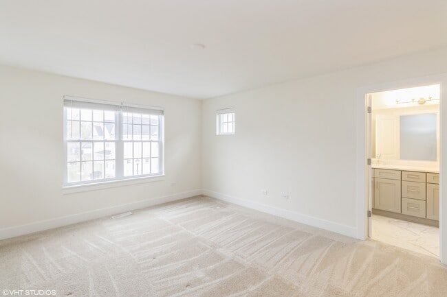 Building Photo - 738 Derby Ln