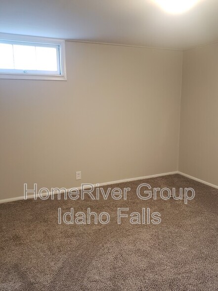 Building Photo - 670 L St