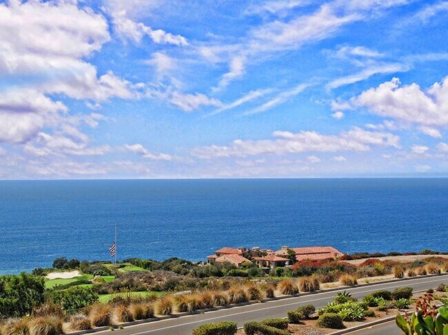 Building Photo - 32551 Seacliff Dr